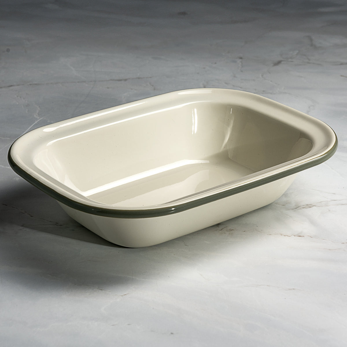 J&L 24cm Medium Enamel Pie Dish, Sage Green & Cream