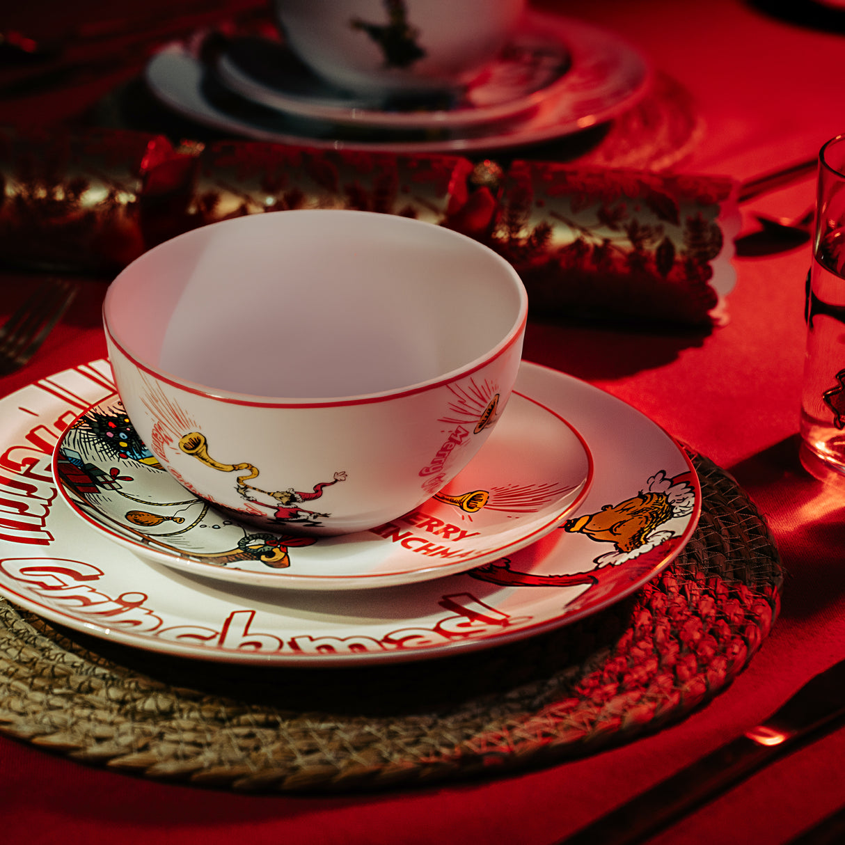 The Grinch ‘Merry Grinchmas’ 12PC Porcelain Dinner Set Christmas Plates & Bowls